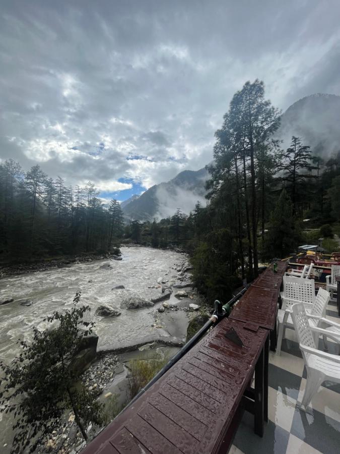 Shanti Cafe & Hostels Kasol Exterior foto