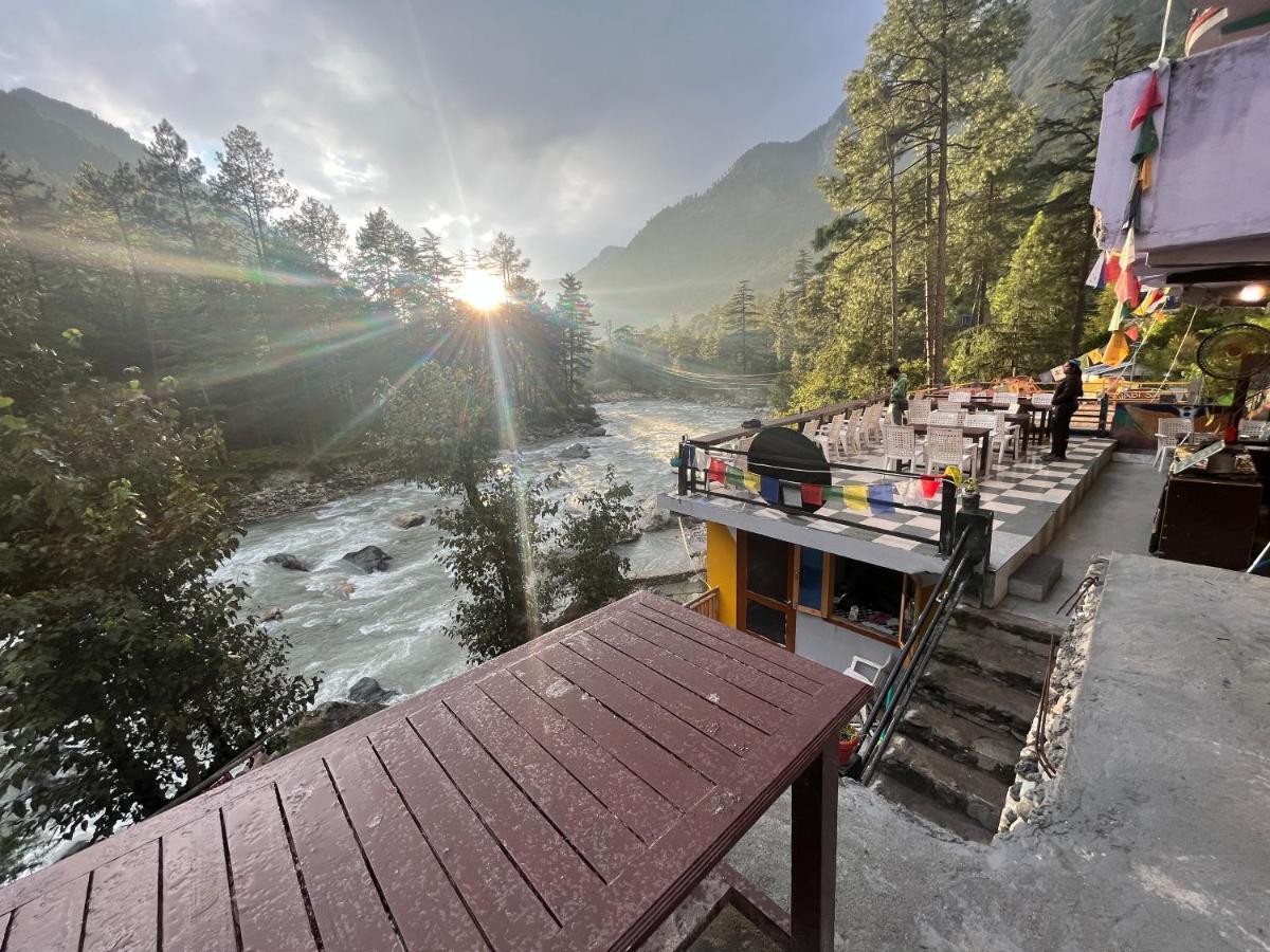 Shanti Cafe & Hostels Kasol Exterior foto
